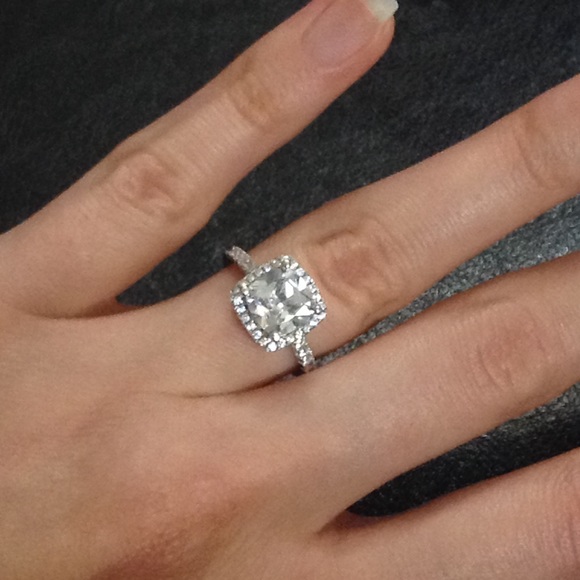 Cubic Zirconia Ring π - Picture 2 of 4